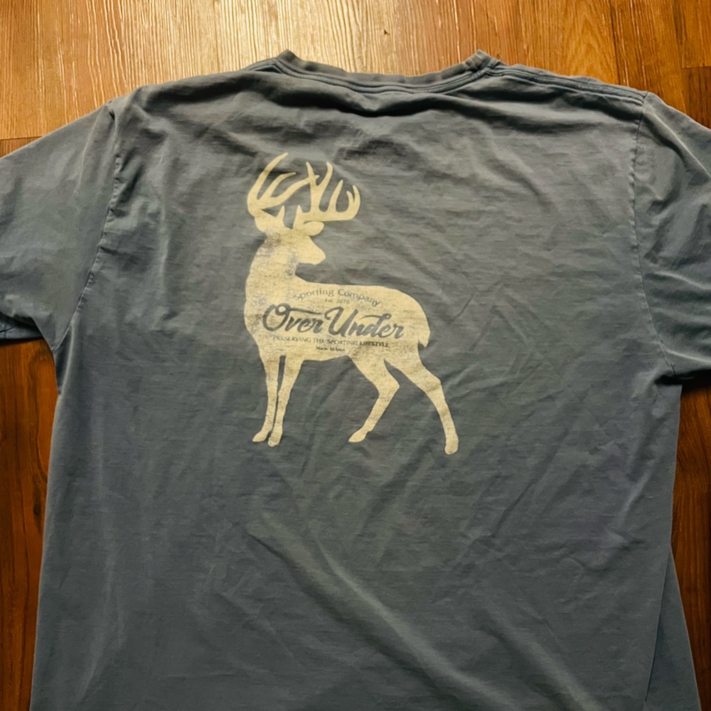 Like new Over Under short sleeved T shirt xl